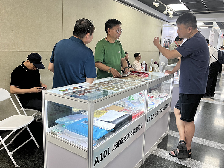 涌藏卡牌嘉年华现场现场交流1.jpg