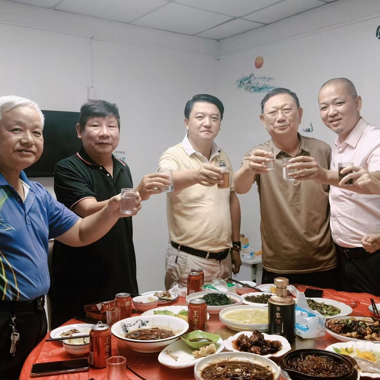 聚餐1.jpg
